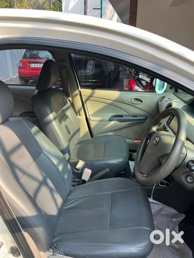 Toyota Etios Liva D 2015