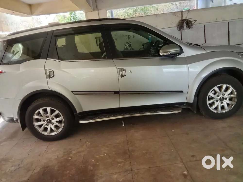 Mahindra Xuv500 W10 2015