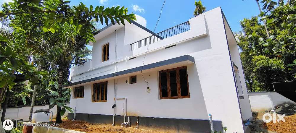 7 CENT LAND WITH 1300 SQFT 3 BHK HOUSE FOR SALE AT KARUKUTTY