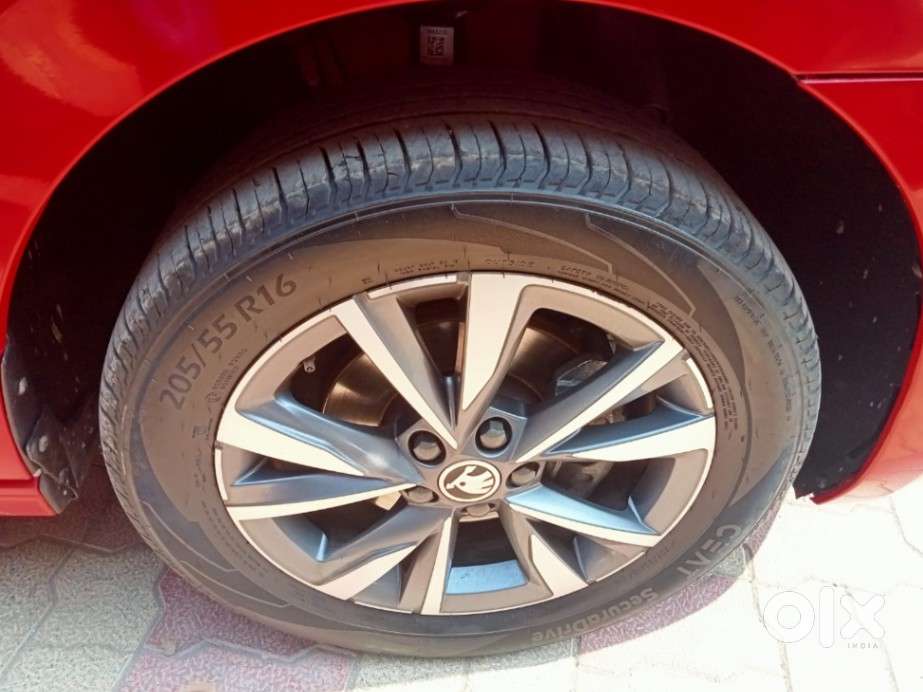 Skoda Slavia 1.0 Tsi Style At, 2024, Petrol