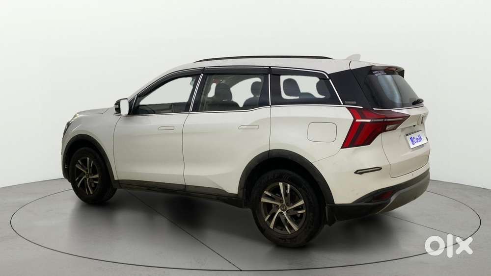 Mahindra Xuv700 2.0 Ax 5 Petrol Mt 7 Str, 2022, Petrol