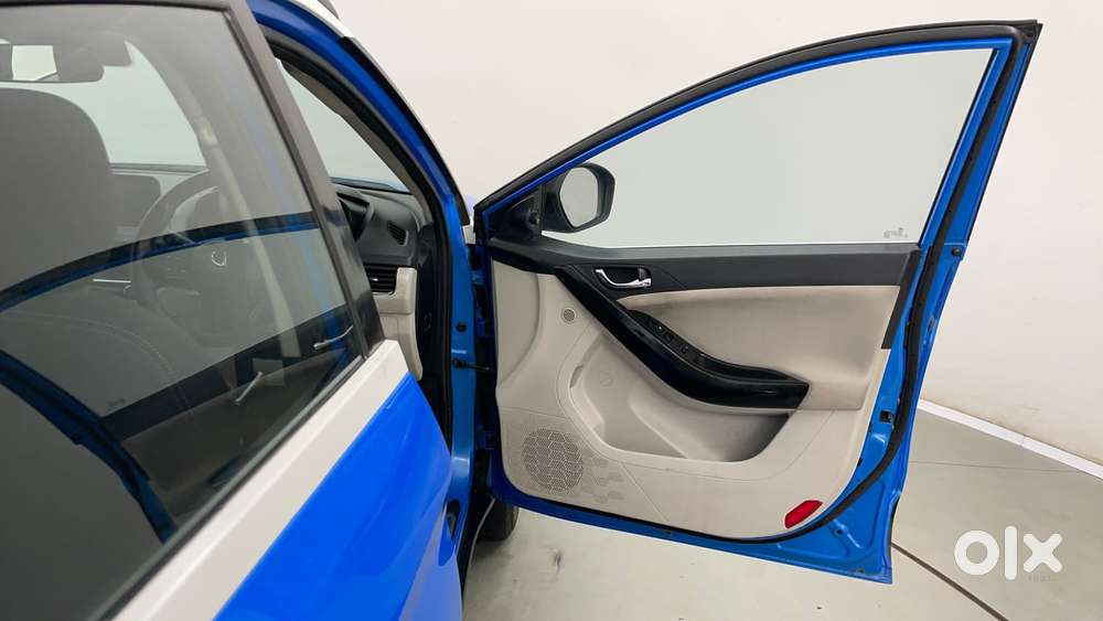 Tata Nexon 1.2 Revotron Xza Plus (o) Dual Tone, 2020, Petrol