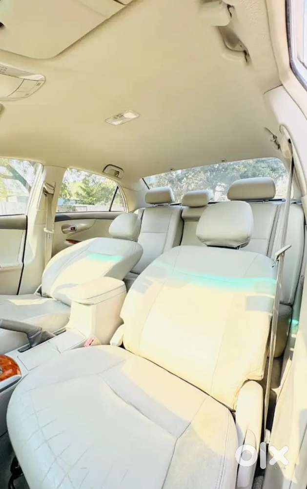 Toyota Corolla Altis 2010 Petrol Well Maintained