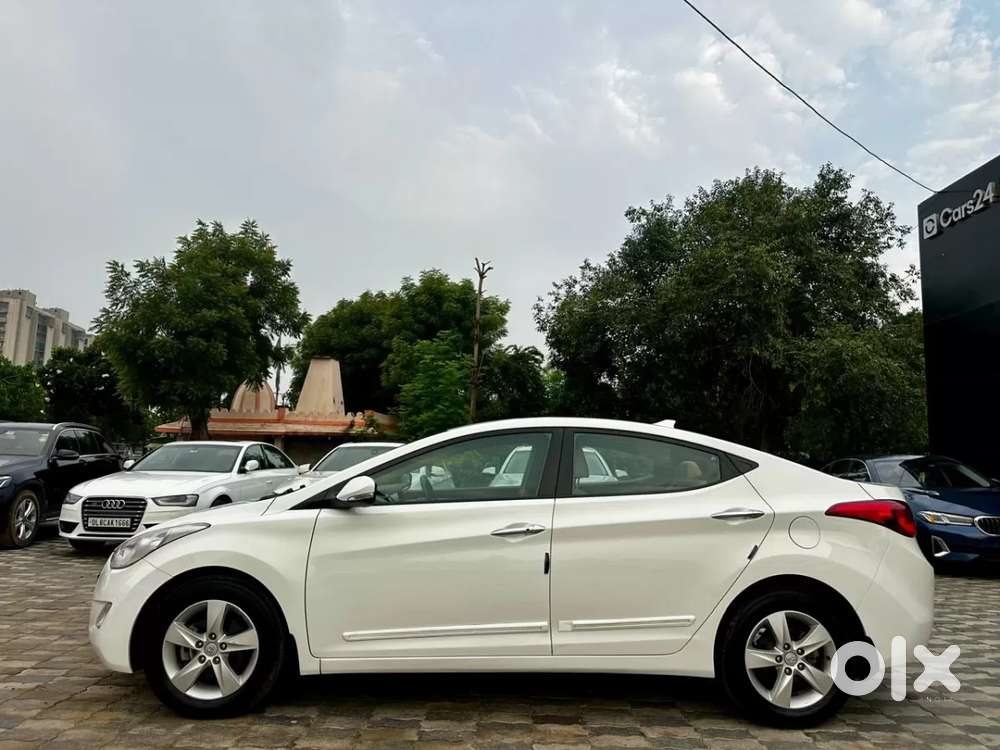 Hyundai Elantra 1.8 Sx Mt, 2015, Petrol
