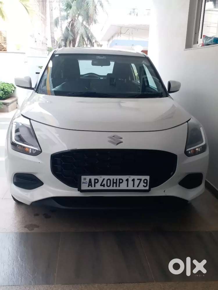 Maruti Suzuki Swift 2025 August  Petrol 6000 Km Driven Ags