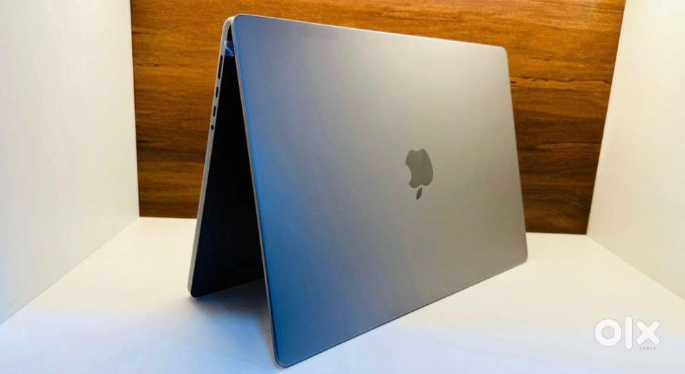 Apple MacBook Pro A2485 16 Inch M1 Pro