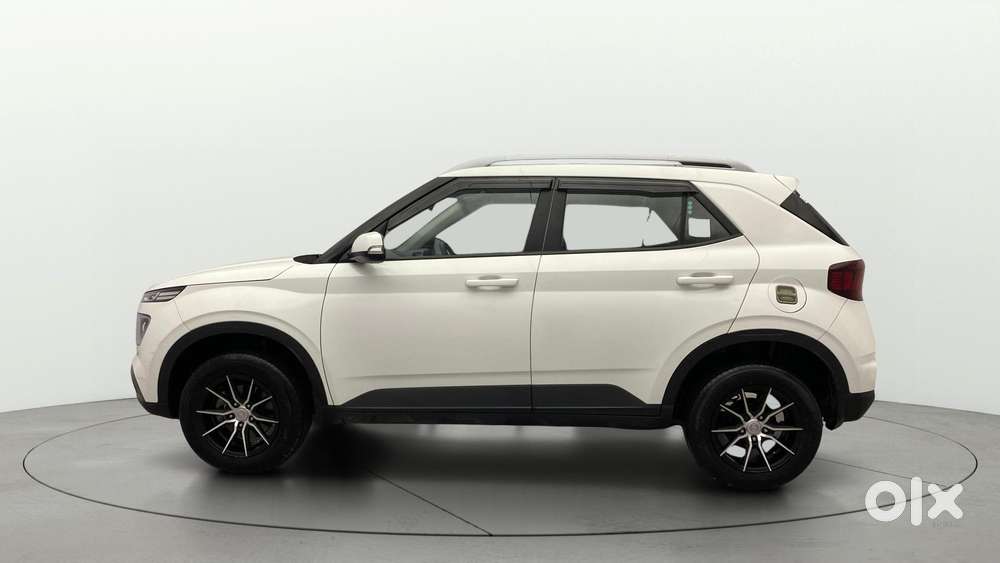 Hyundai Venue 1.2 S Plus, 2022, Petrol