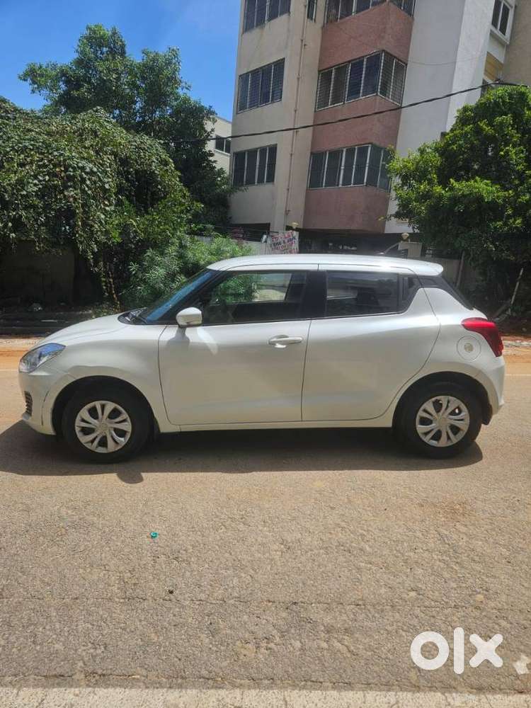 Maruti Suzuki Swift Vxi + Manual, 2024, Petrol