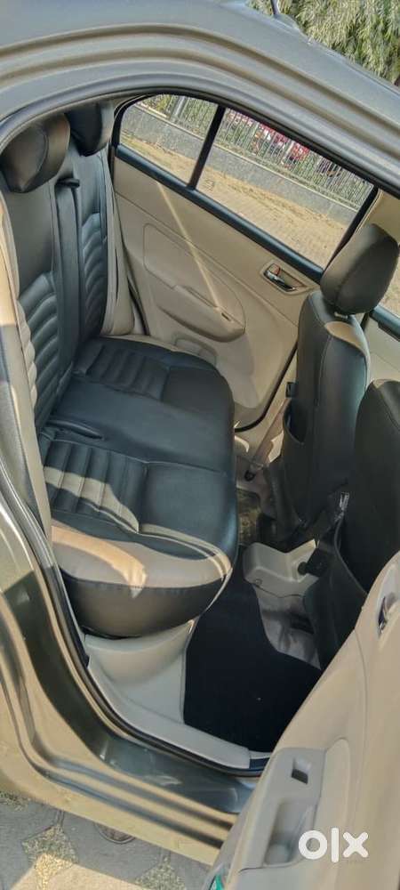 Maruti Suzuki Swift Dzire Vxi Optional, 2016, Petrol