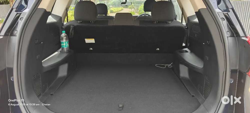 Mahindra Xuv700 Ax3 Mt 5str  Petrol Manual