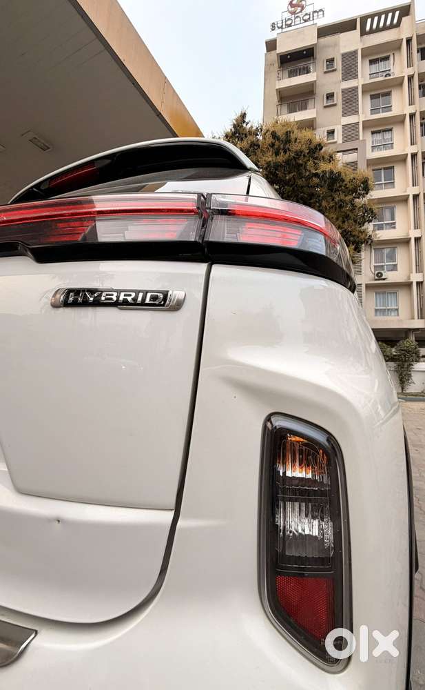 Maruti Suzuki Grand Vitara 1.5 Alpha Plus Intelligent Hybrid Ecvt, 2..