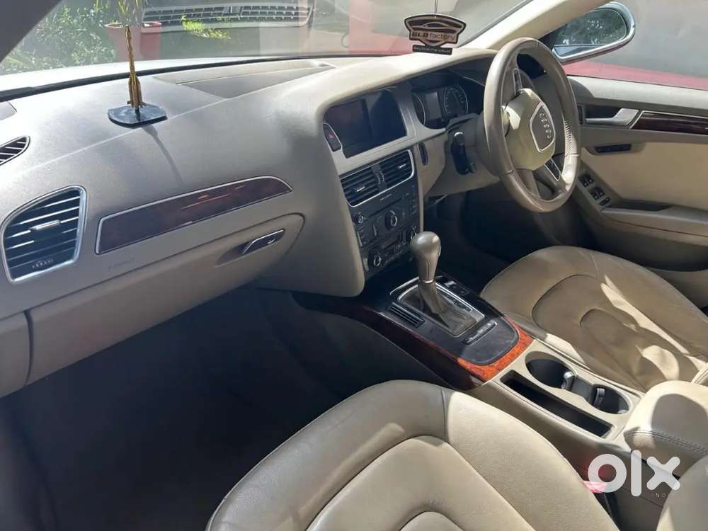 Audi A4 2011 (dec), Diesel 110000 Km Driven.