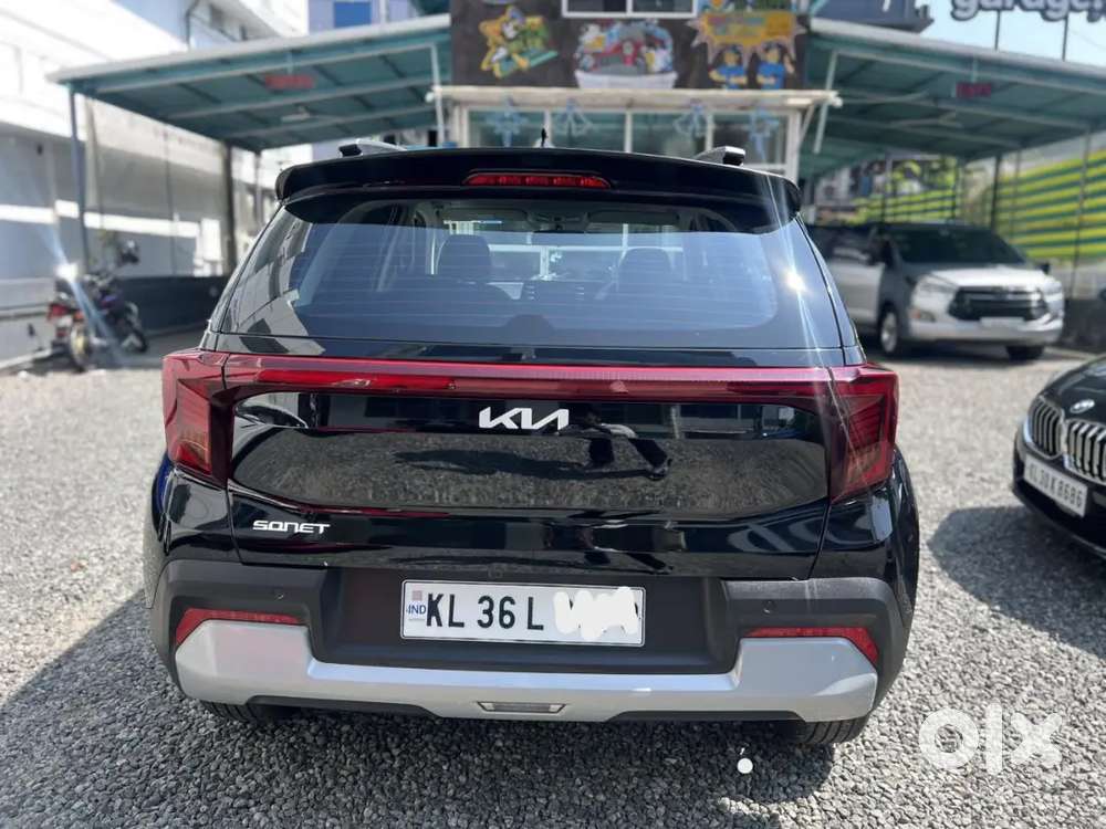 Kia Sonet Htk(o) -7000km Only -  With Sunroof