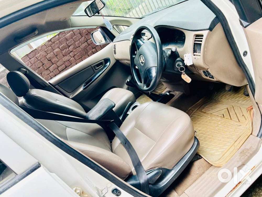 Toyota Innova 2.5 G (diesel) 8 Seater, 2015, Diesel