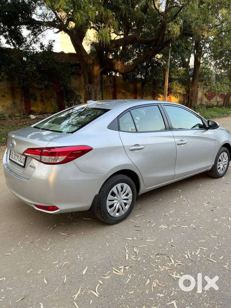 Maruti Suzuki Ciaz 1.5 Alpha Shvs Amt, 2022, Petrol