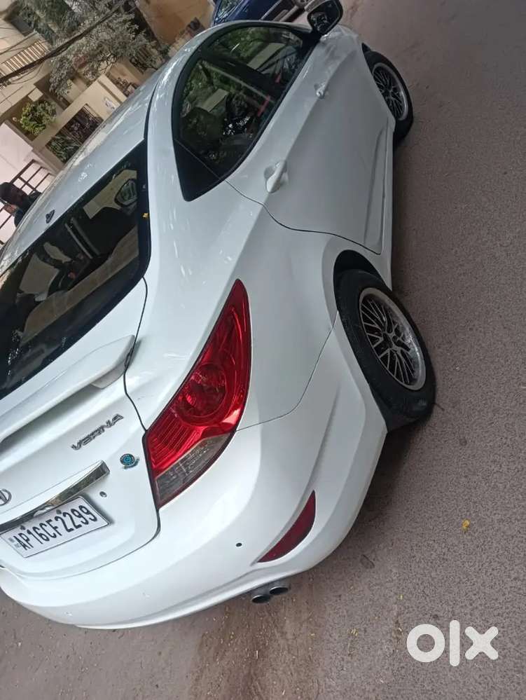 Hyundai Verna 2012 Diesel Manual