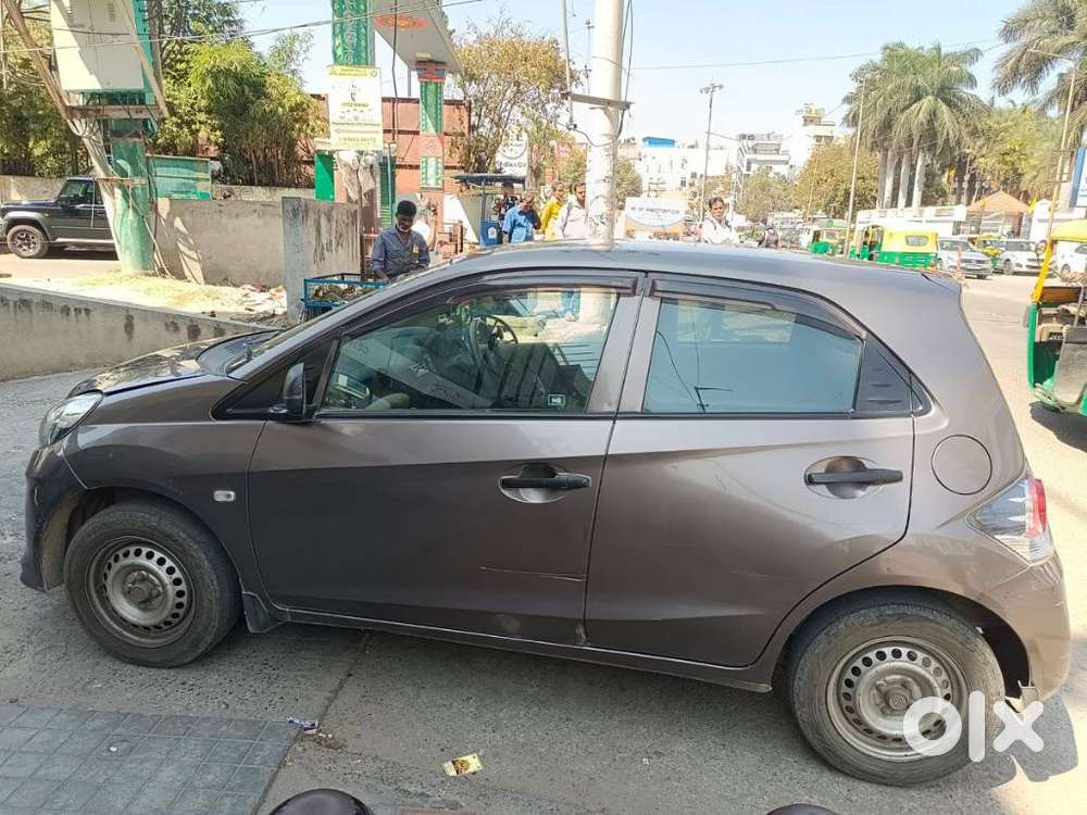 Honda Brio 2011-2013 V Mt, 2012, Petrol