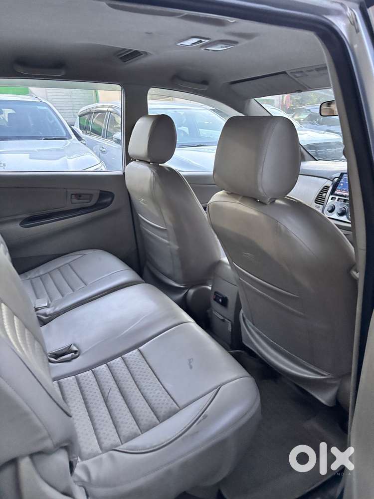 Toyota Innova 2.5 Gx 7 Seater Bs Iv, 2014, Diesel