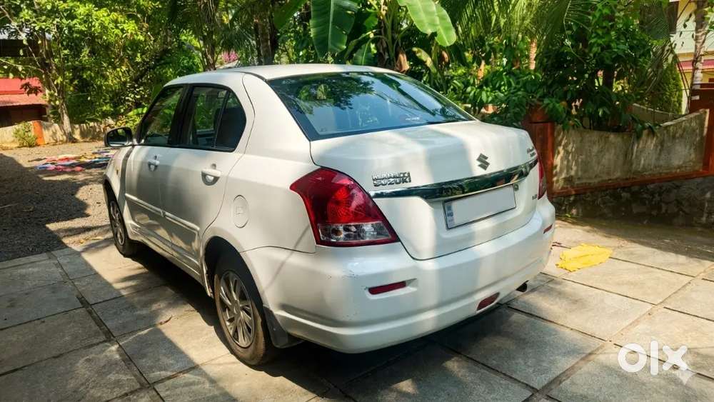 Maruti Suzuki Dzire 2010 - Petrol