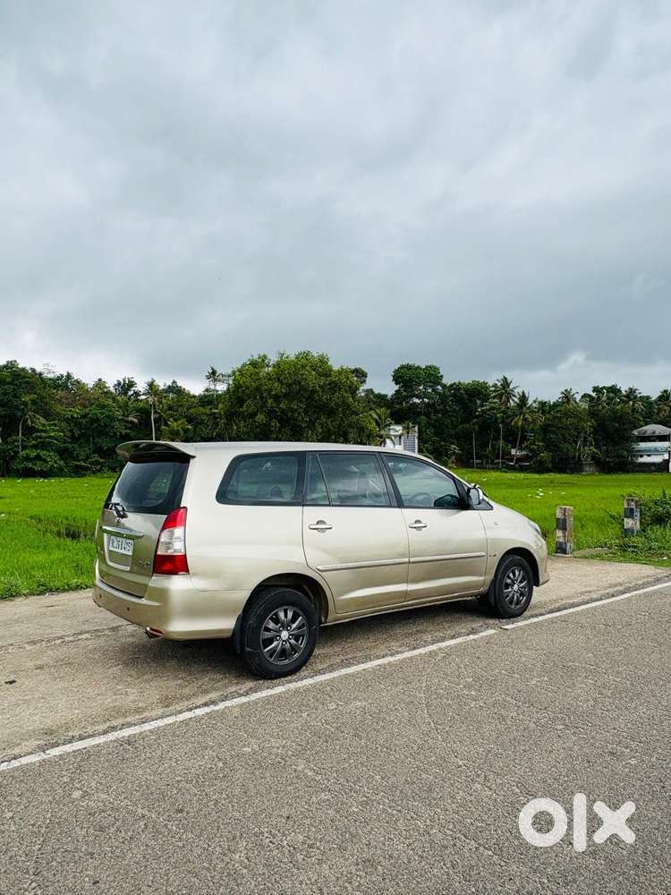 Toyota Innova 2.5 Ev Ps 8 Str, 2011, Diesel