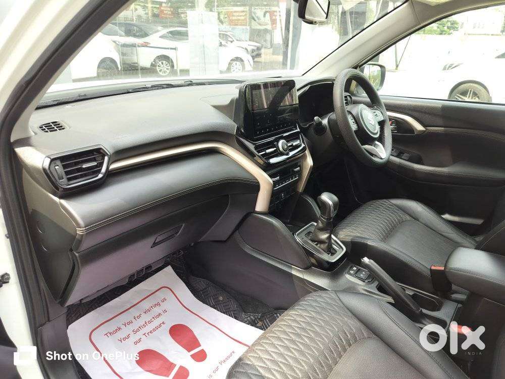 Maruti Suzuki Grand Vitara 1.5 Alpha Plus Intelligent Hybrid Ecvt, 2..