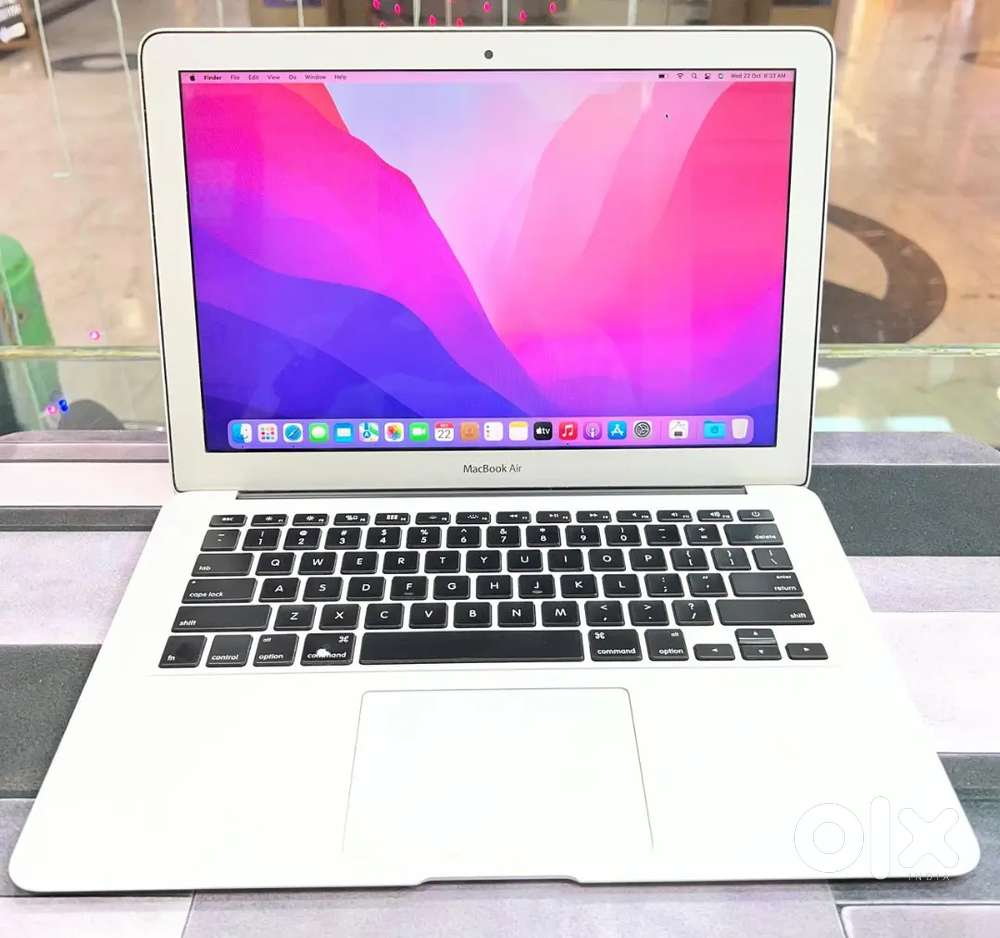 MacBook Air A1466 (i5), 8GB Ram 128GB SSD 13 Retina Display
