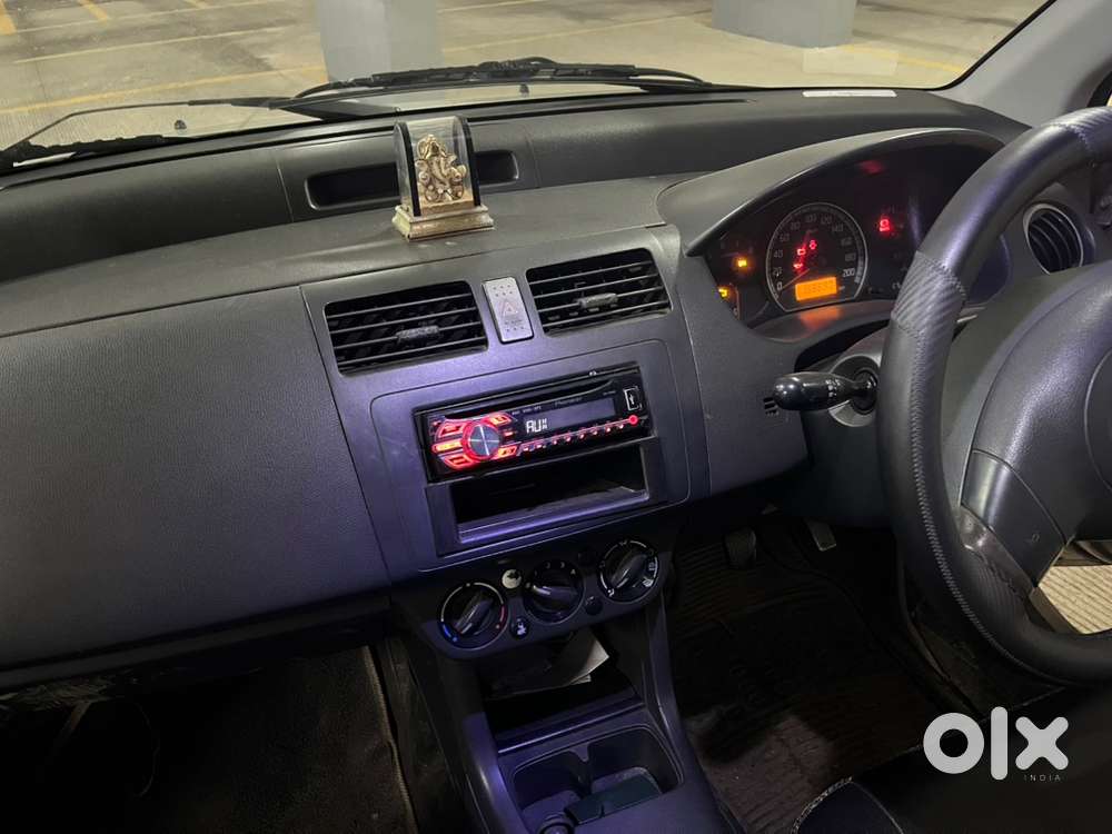 Swift Vxi Petrol 2004