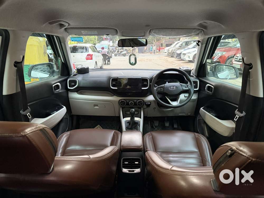 Hyundai Venue S (o) 1.0 Turbo Mt, 2023, Cng & Hybrids