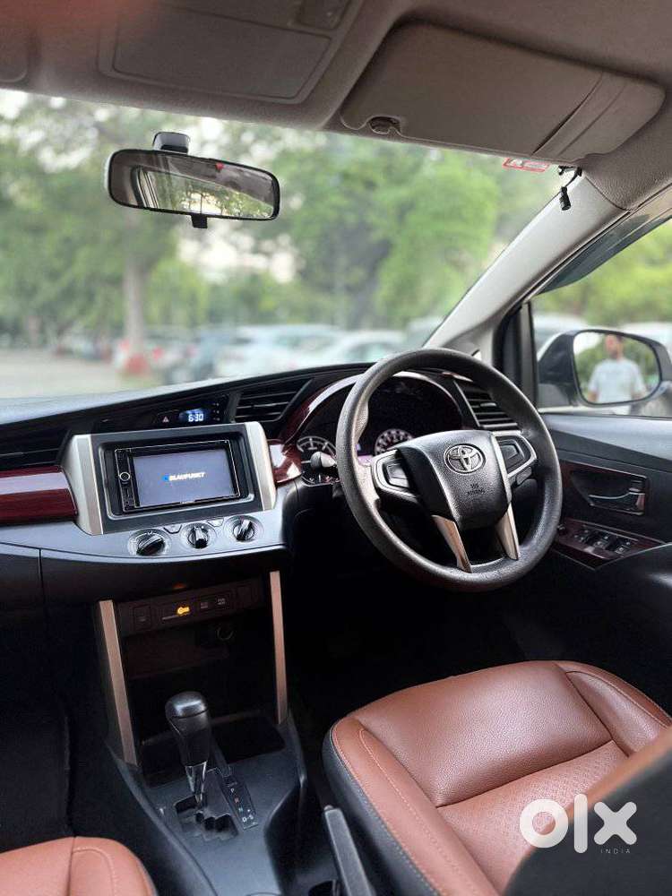 Toyota Innova Crysta 2.8 Gx At 8 Seater, 2017, Diesel