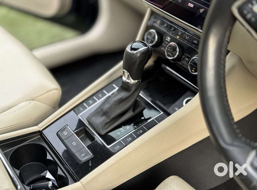 Skoda Superb Laurin And Klement 1.8, 2022, Petrol