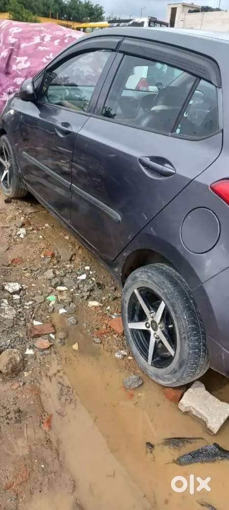Hyundai Grand I10 Sportz 2017 Cng Company Fitted