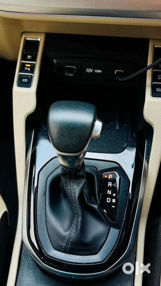 Kia Carens 2024 Petrol Well Maintained