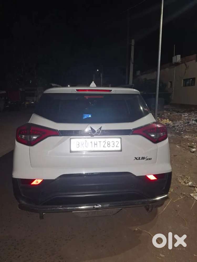 Mahindra Xuv300 2024 Petrol Well Maintained