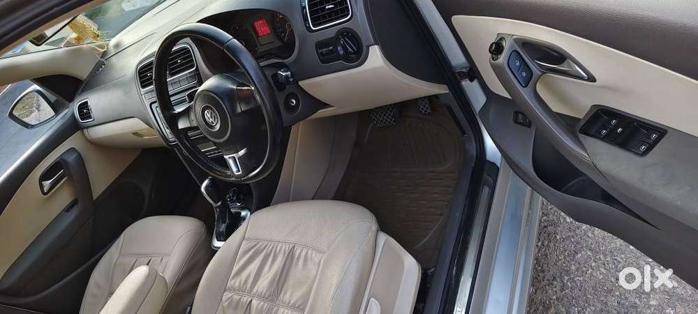 Volkswagen Vento 1.2 Highline Plus At 16 Alloy, 2011, Petrol
