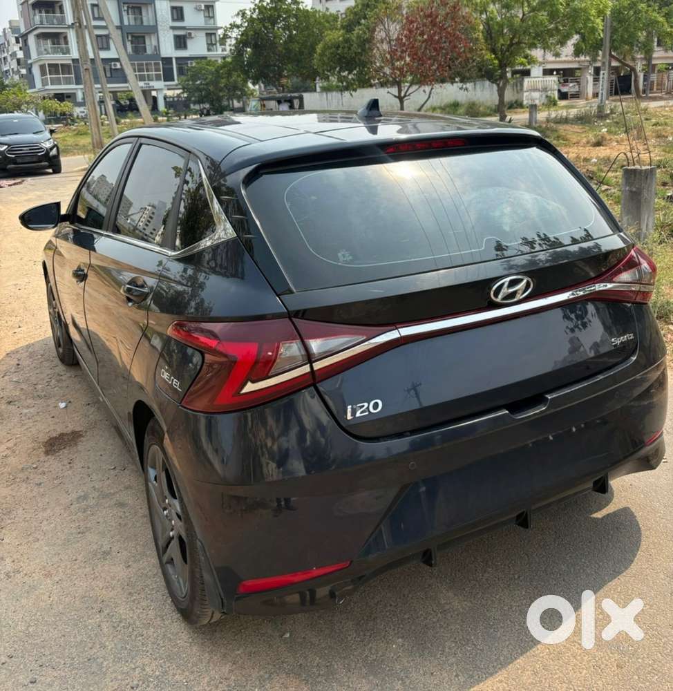 Hyundai I20 Asta 2023 Petrol Well Maintained With Sunroof
