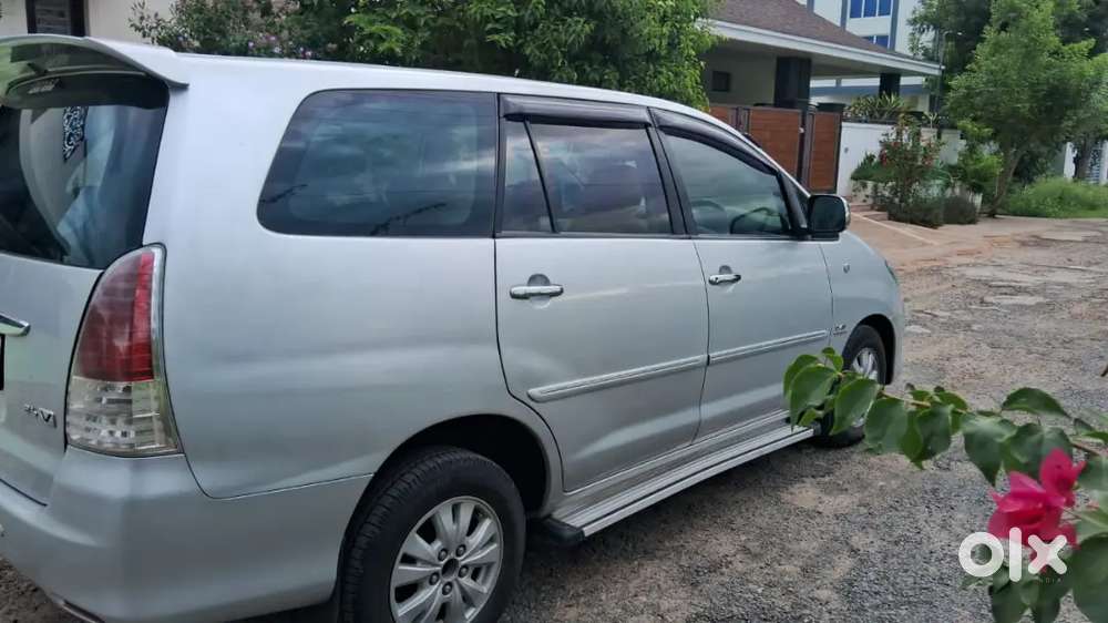 Toyota Innova 2011 Diesel Well Maintained