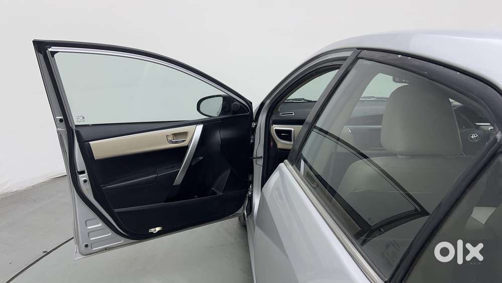 Toyota Corolla Altis 2013-2017 Vl At, 2015, Petrol