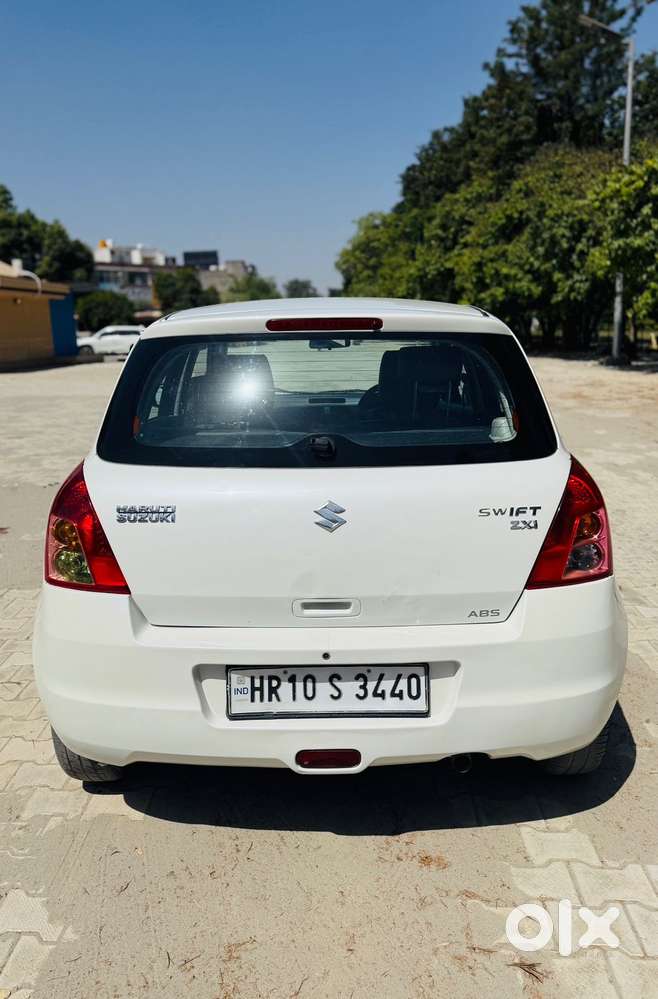 Maruti Suzuki Swift Zxi, 2011, Petrol