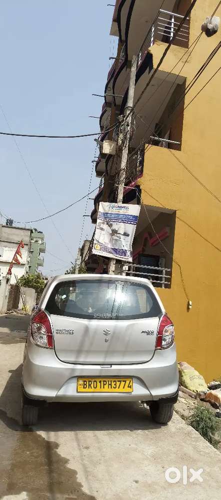 New Condition Car Gari Chalane Wala Koi Nahi Hai Gari Khari Rahti Hai.