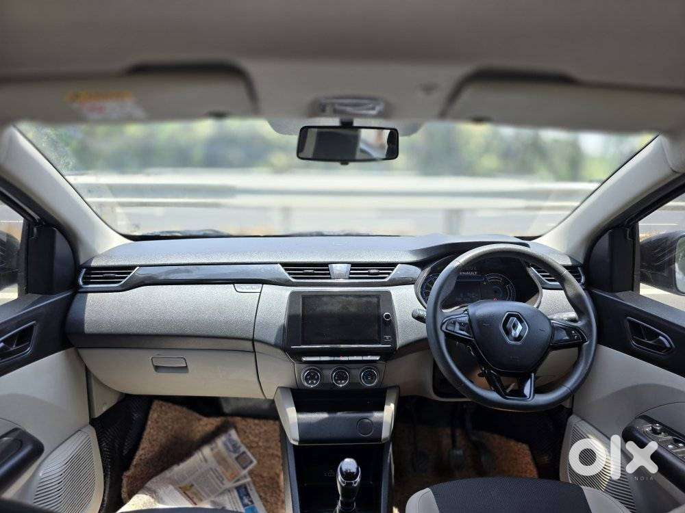 Renault Triber Rxt, 2023, Petrol