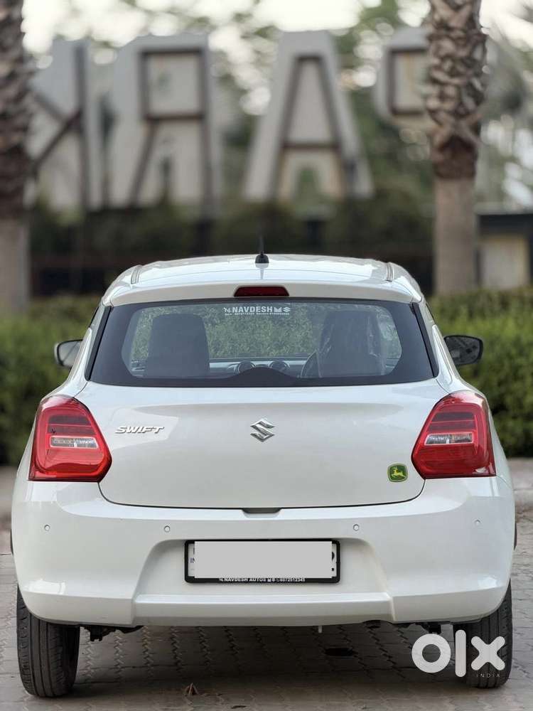 Maruti Suzuki Swift Vxi + Manual, 2023, Petrol