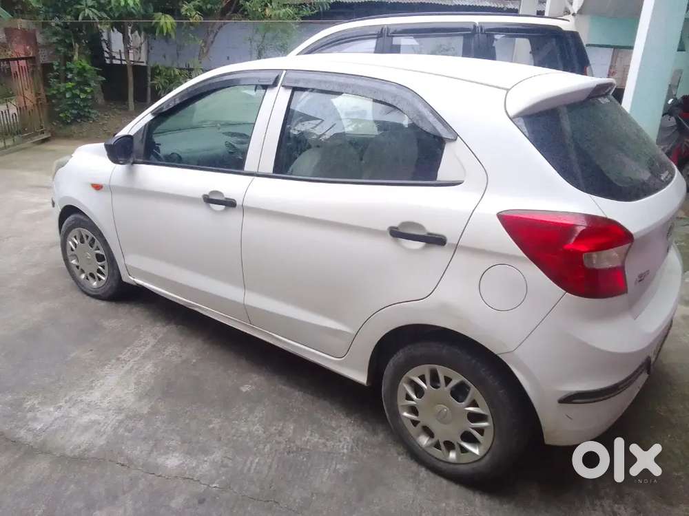 Ford Figo Petrol 2015