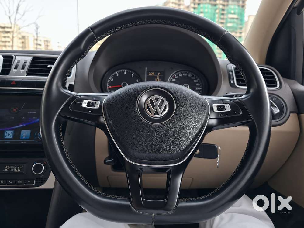 Volkswagen Vento 1.2 Tsi Highline At, 2016, Petrol
