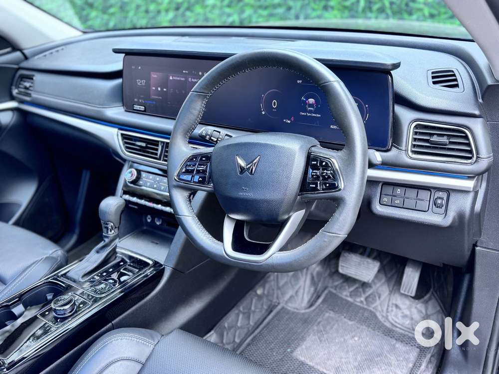 Mahindra Xuv700 2.2 Ax 7 Diesel At Luxury Pack Str, 2026, Diesel
