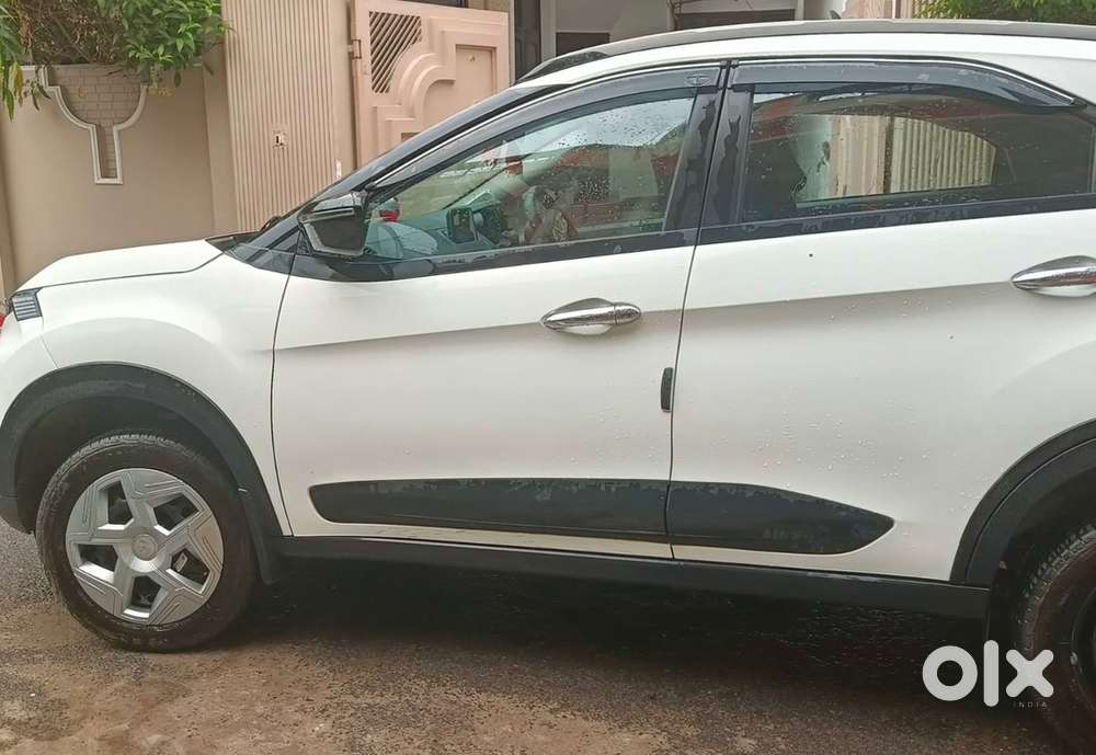 Tata Nexon Pure Plus Amt, 3800 Km, Very Less Used