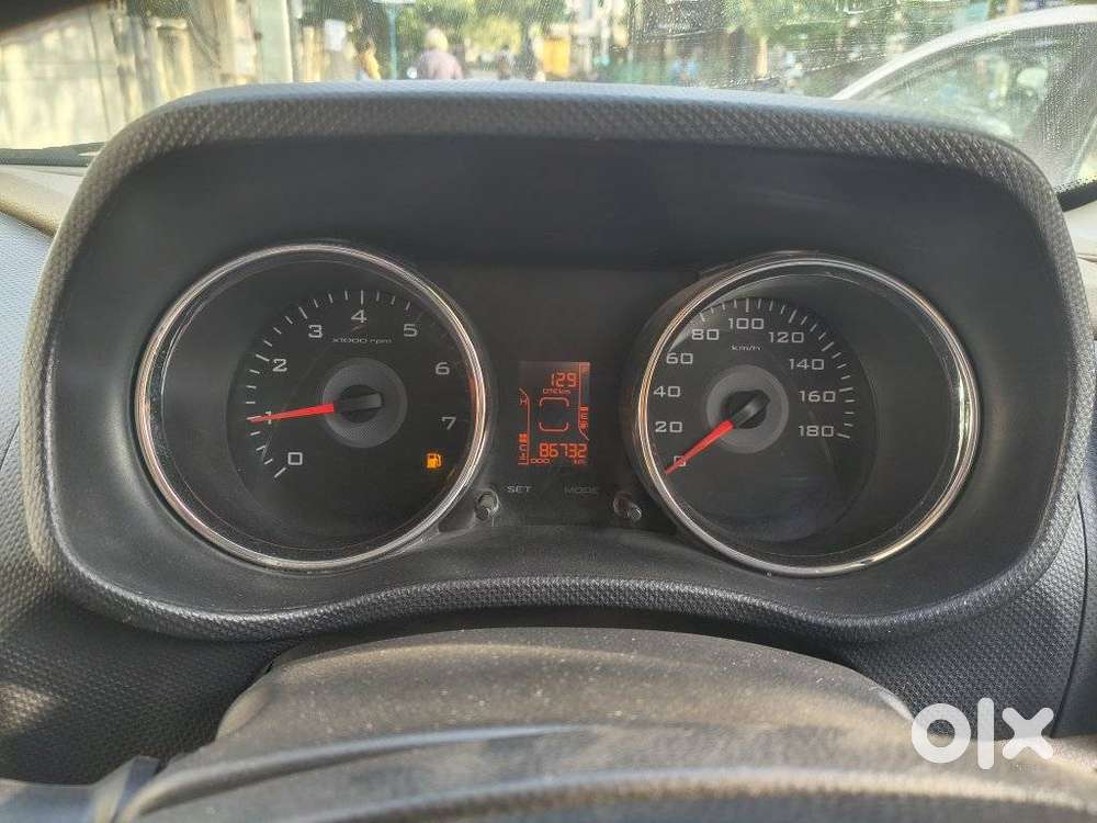 Mahindra Tuv 300 T8, 2015, Diesel