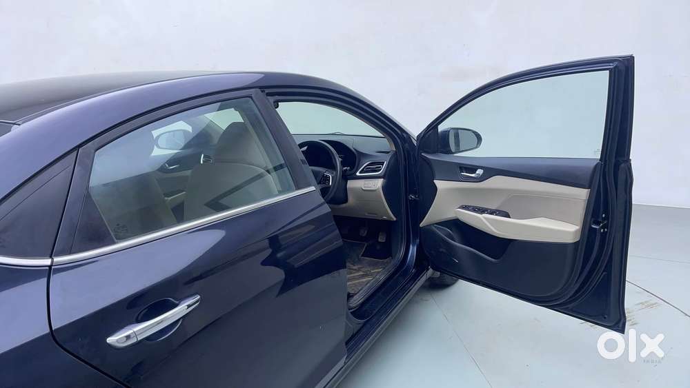 Hyundai Verna 1.5 Sx Ivt, 2022, Petrol