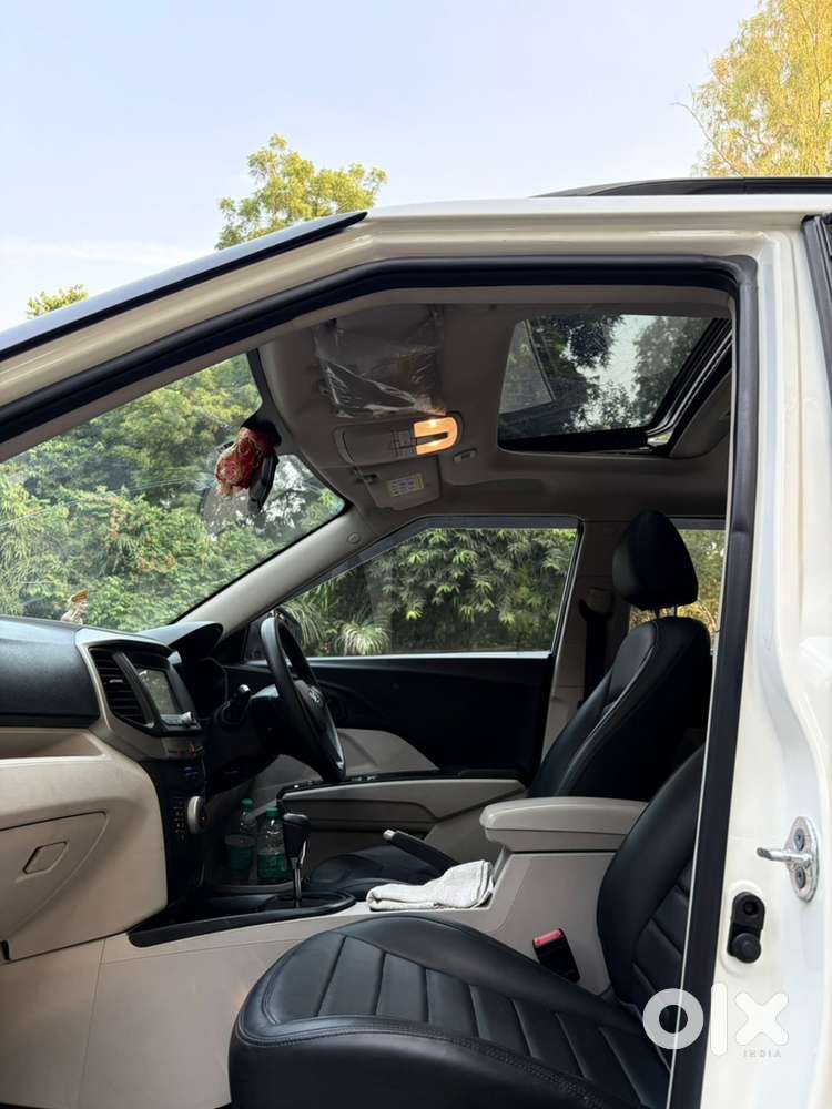 Mahindra Xuv300 Diesel 2021 W6 (o) Sunroof Automatic 24900 Km