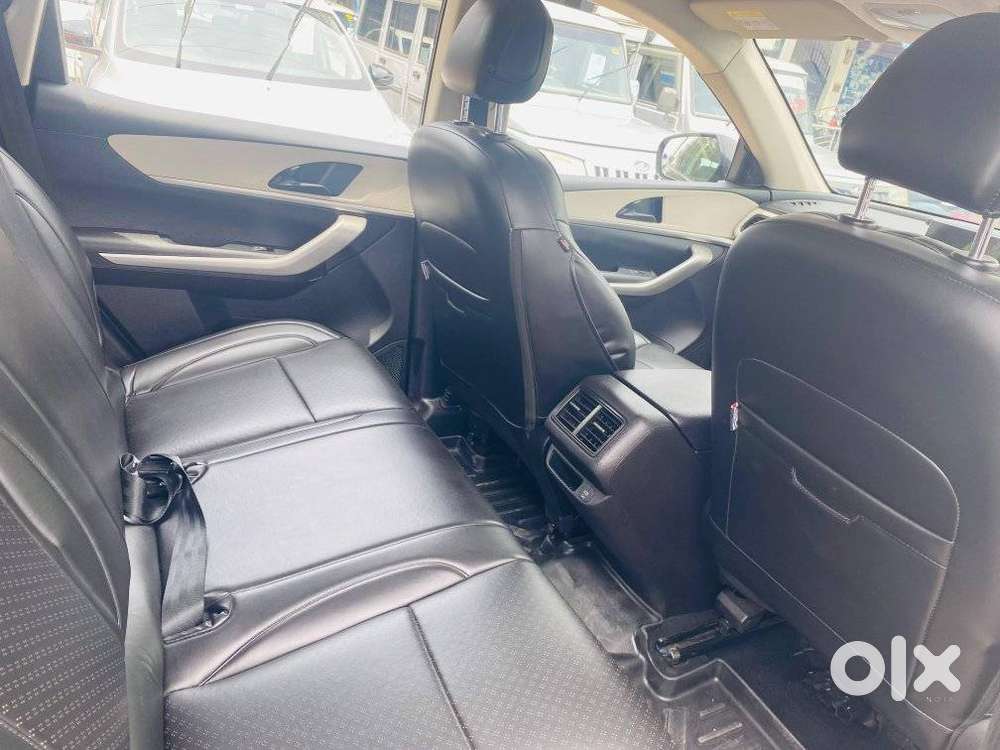 Mahindra Xuv700 2.2 Mx Diesel Mt 5 Str, 2024, Diesel