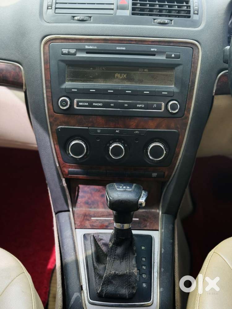 Skoda Laura Elegance 2.0 Tdi Cr At, 2010, Diesel